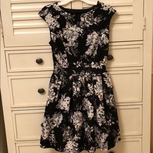 Emerald Sundae-Black and White Flower Dress